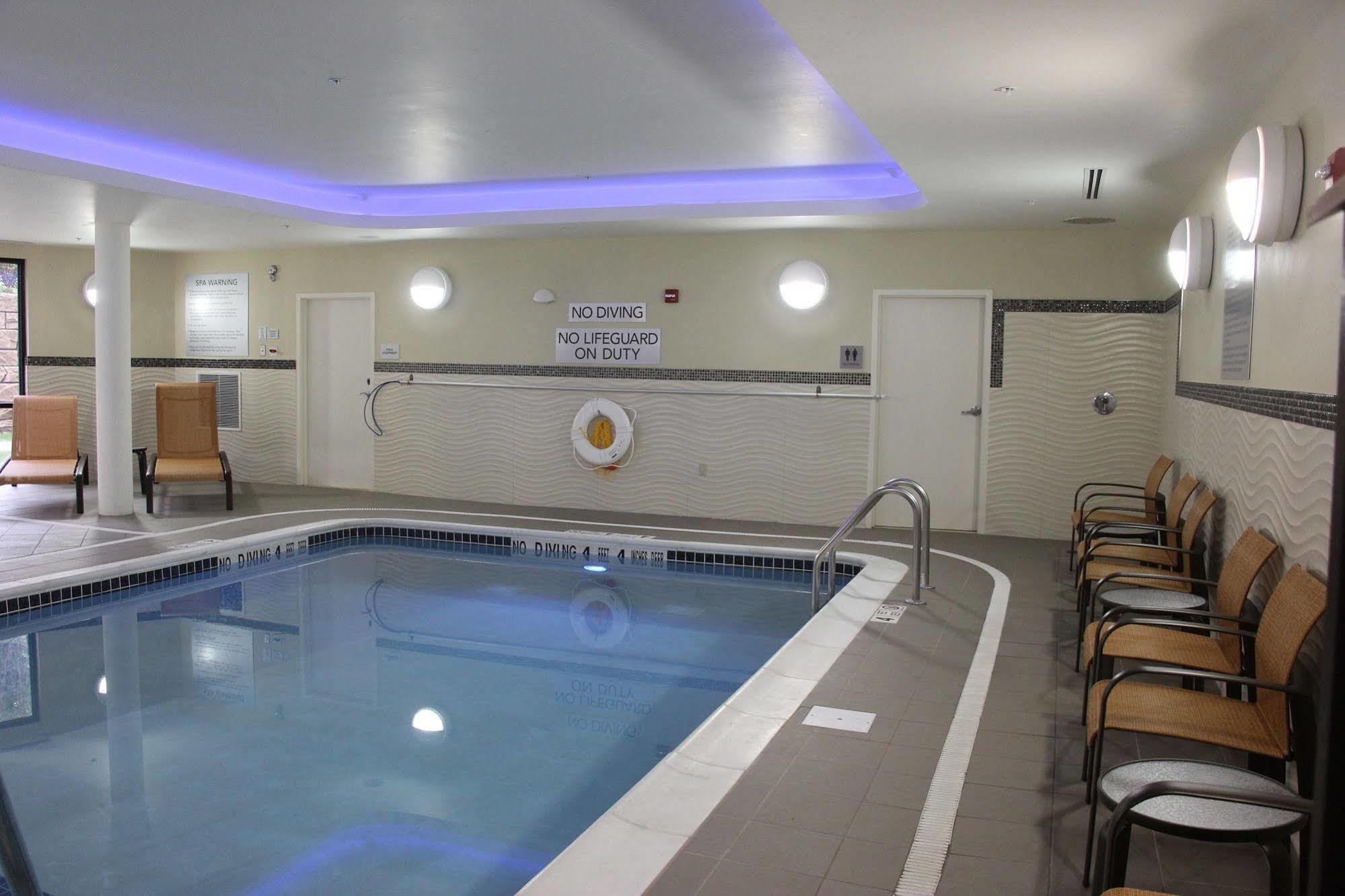Courtyard By Marriott Oneonta Hotel Buitenkant foto
